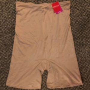 NEVER BEEN WORN W/ TAGS!! Spanx “tummy and thigh”